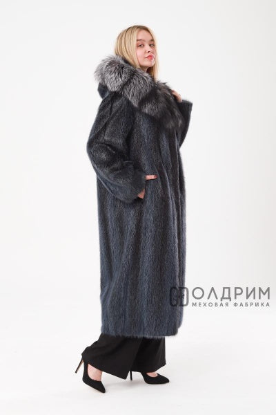 Шуба из меха стриженной нутрии (в роспуск) с капюшоном